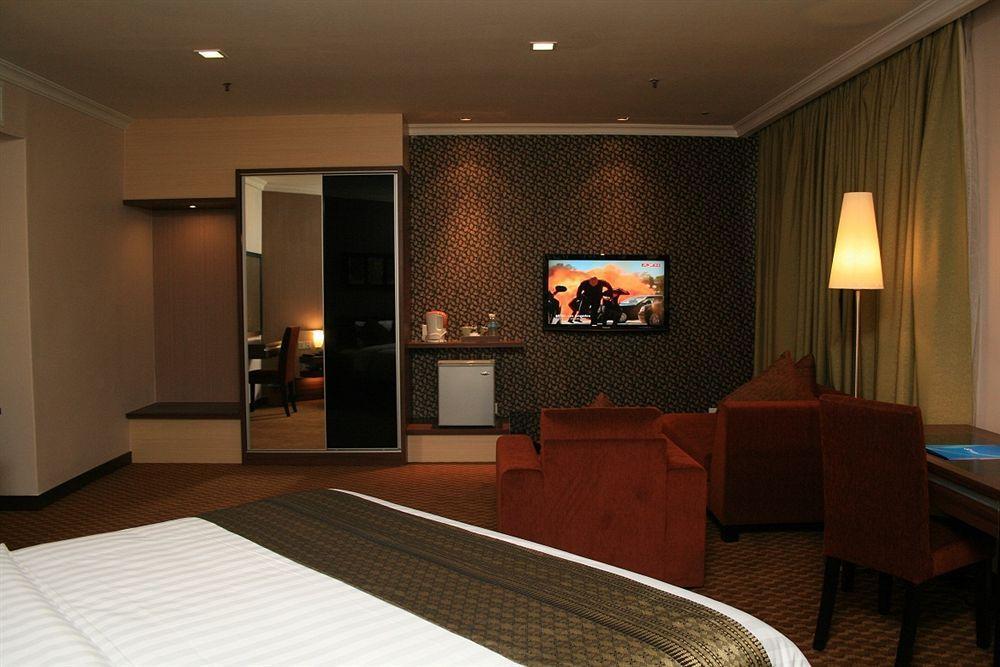 Rhr Hotel 加影 外观 照片
