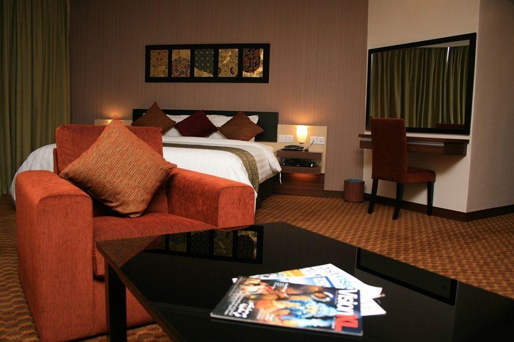 Rhr Hotel 加影 外观 照片