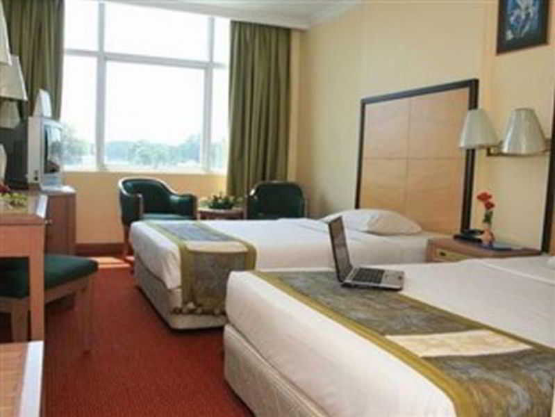 Rhr Hotel 加影 外观 照片