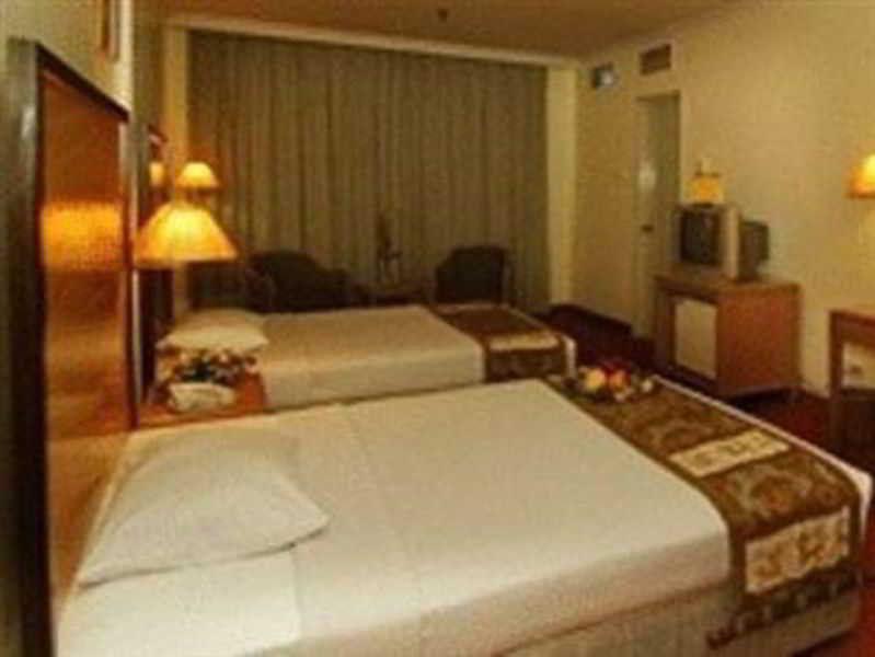Rhr Hotel 加影 外观 照片