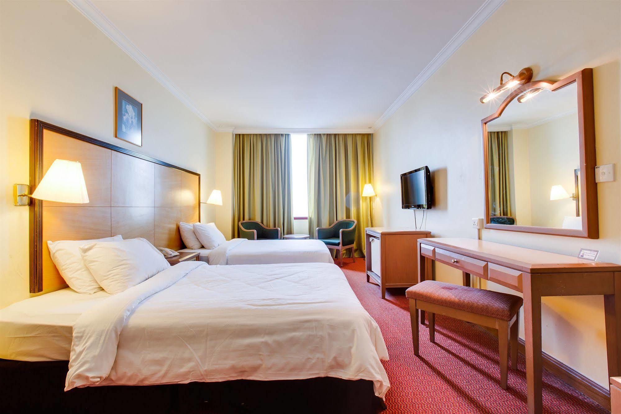 Rhr Hotel 加影 外观 照片