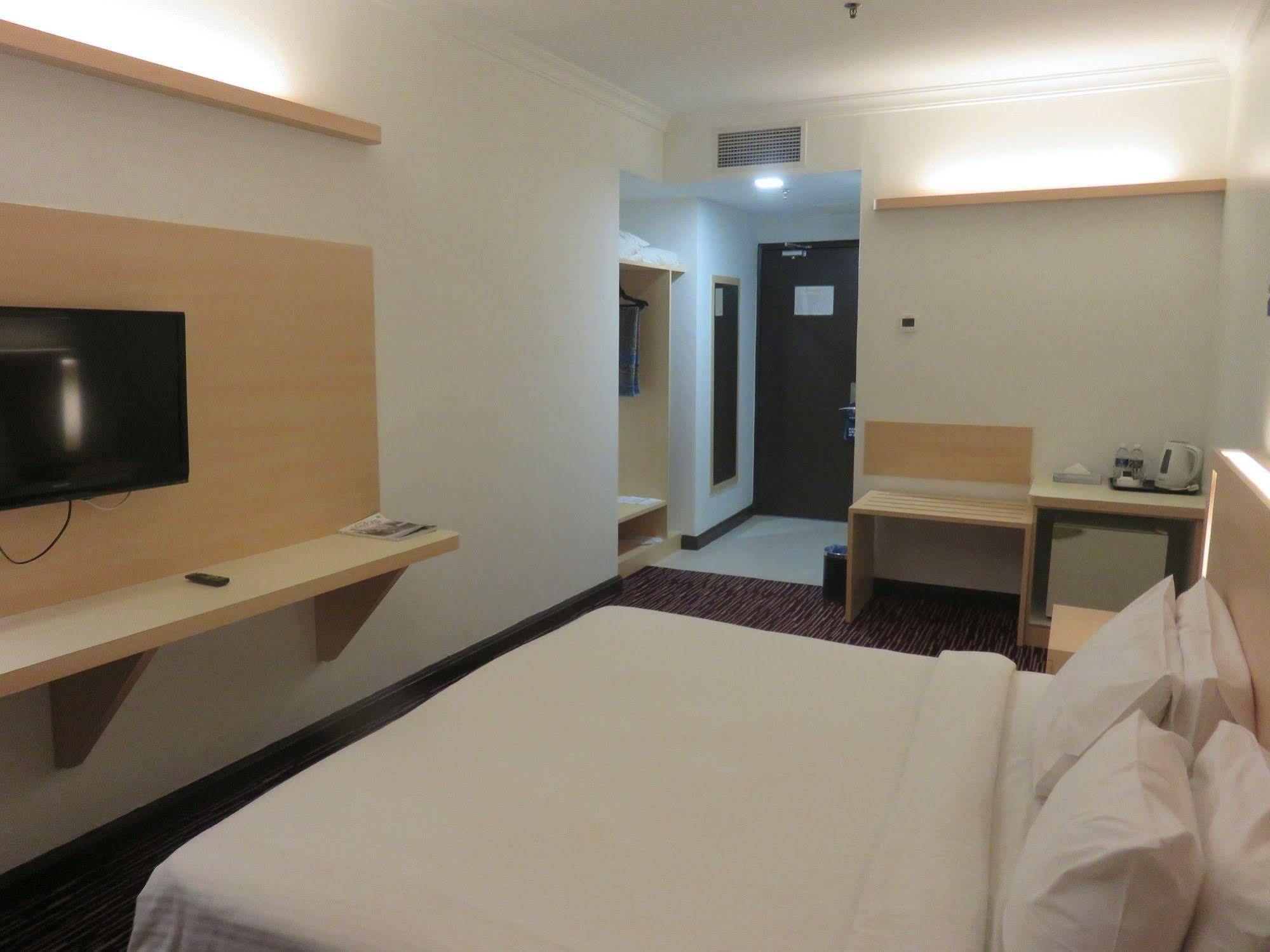 Rhr Hotel 加影 外观 照片