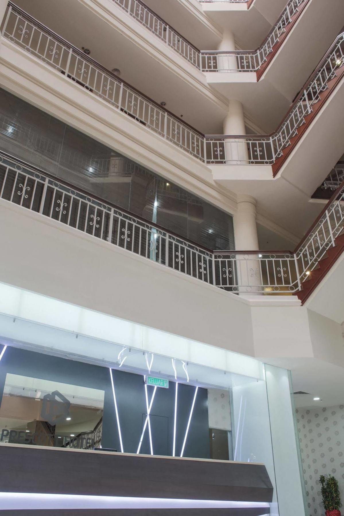 Rhr Hotel 加影 外观 照片