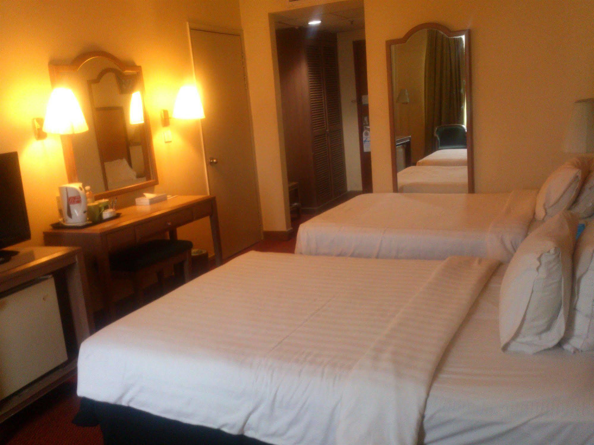 Rhr Hotel 加影 外观 照片