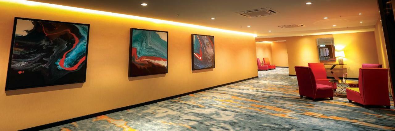 Rhr Hotel 加影 外观 照片