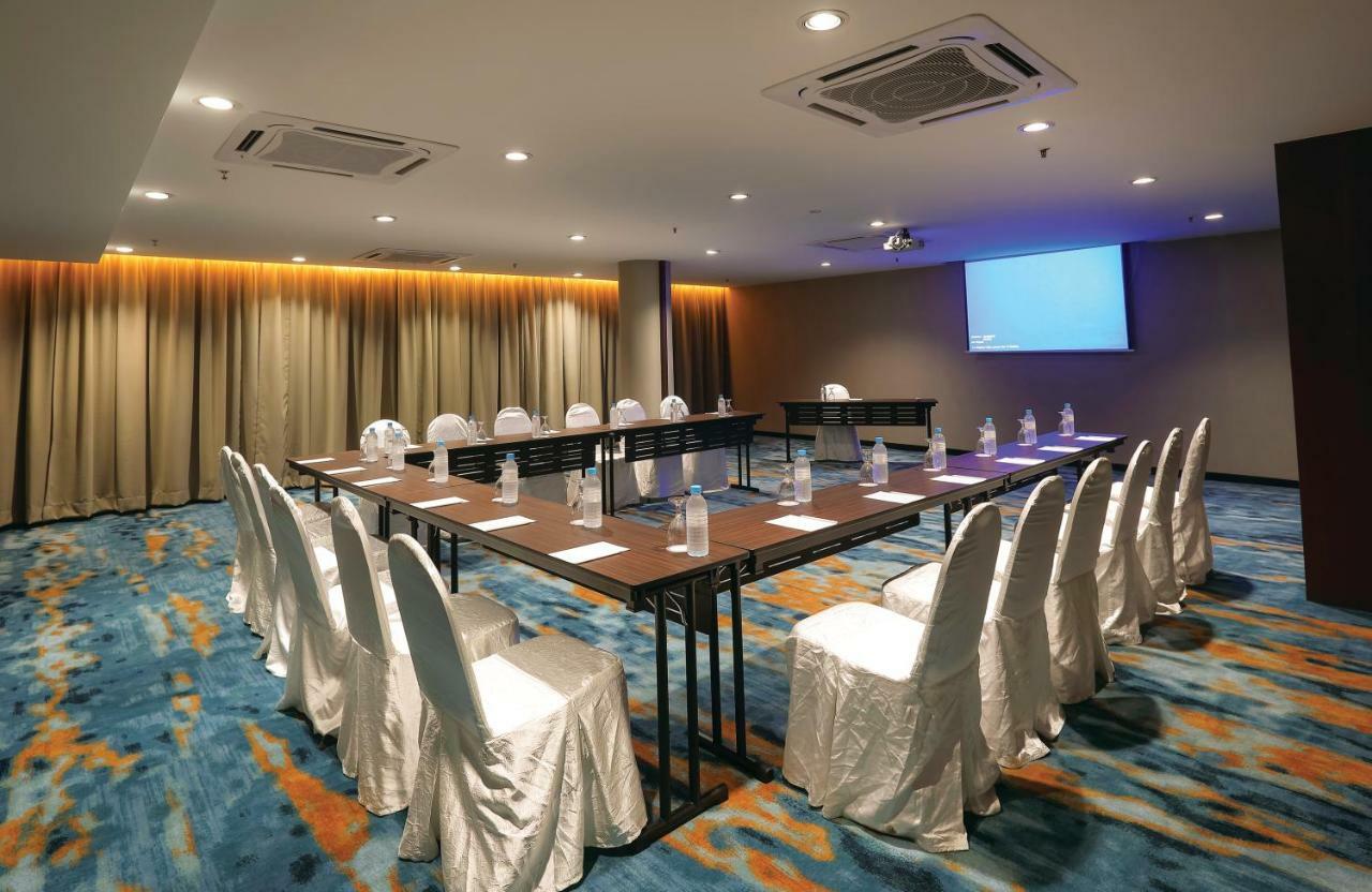 Rhr Hotel 加影 外观 照片