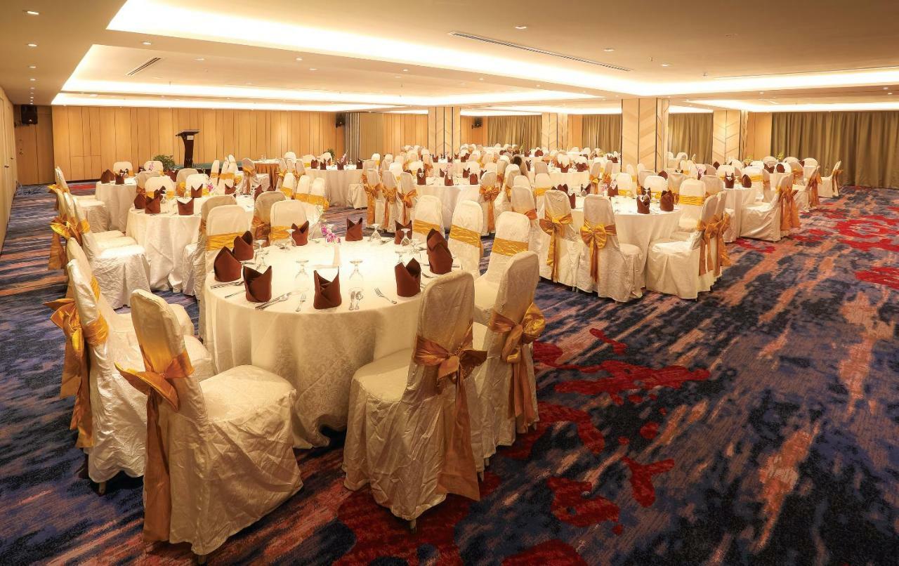 Rhr Hotel 加影 外观 照片