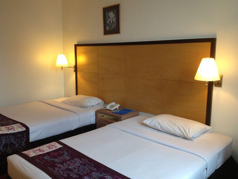 Rhr Hotel 加影 外观 照片